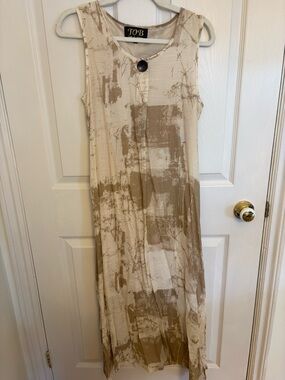 Beige & Cream Sleeveless Midi Dress